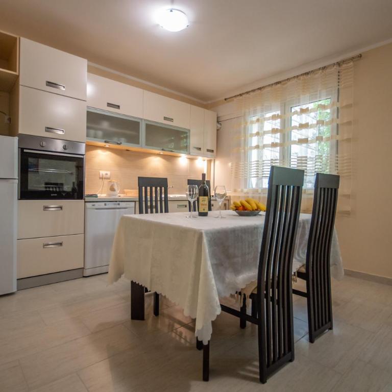 Apartment Nikolic Kotor - Apartment with Balcony - 14
