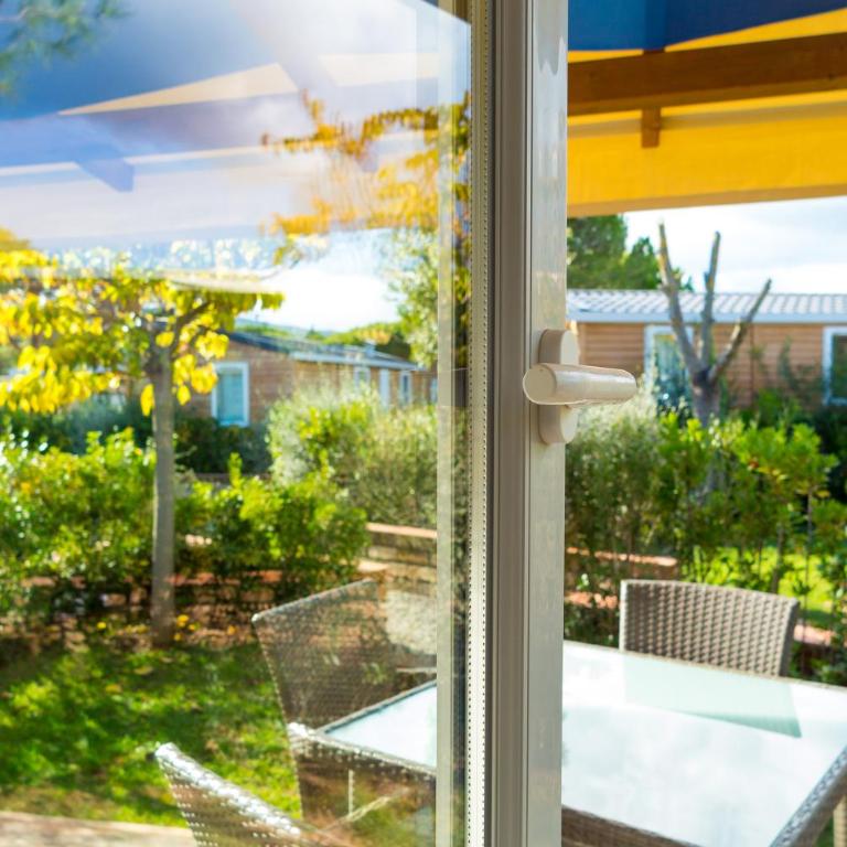 Camping Lacona Pineta - Suite Chalet - 1