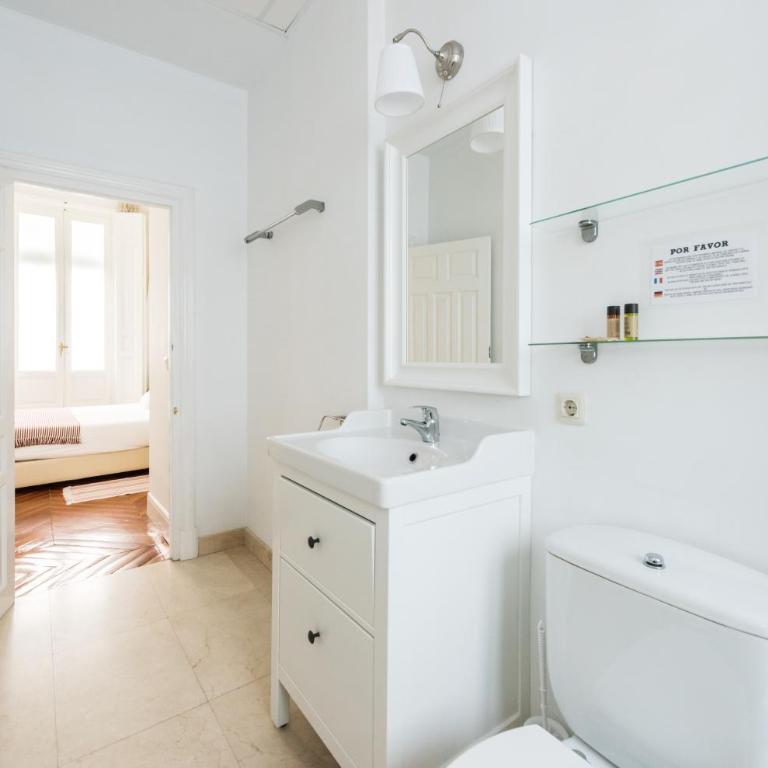 Apartamentos Alcalá - One-Bedroom Apartment - 7