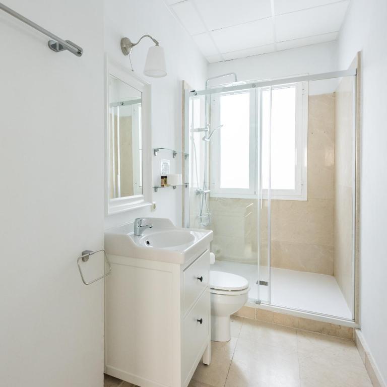 Apartamentos Alcalá - One-Bedroom Apartment - 9
