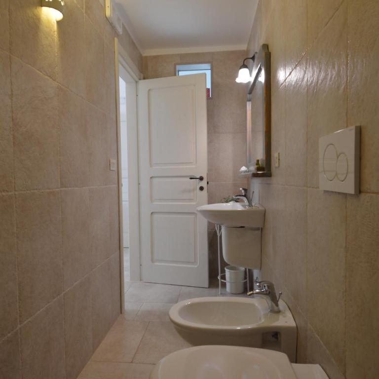 La Corticella Bed & Breakfast - Two Connecting Double Rooms - 12