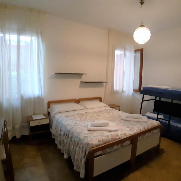 Hotel De Amicis - Camera Quadrupla Economy - Dependance - 1