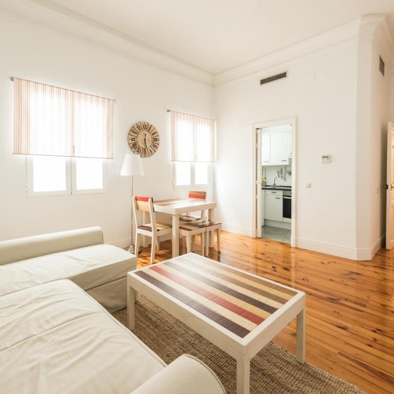 Apartamentos Alcalá - One-Bedroom Apartment 4-5 - 12