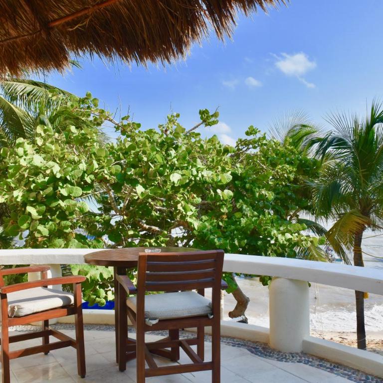 Playa Palms Beach Hotel - Ocean Front Studio - 9