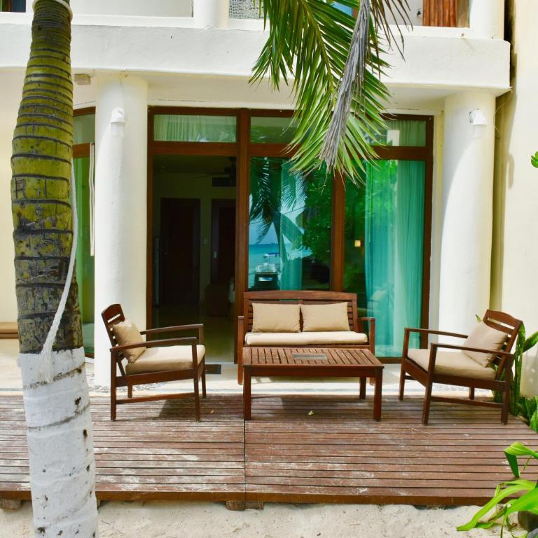Playa Palms Beach Hotel - Ocean Front Studio - 4