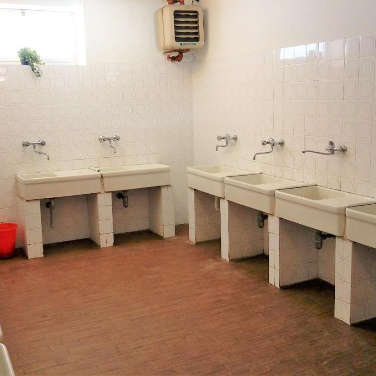 Camping Yoghi e Bubu - Bungalow avec Salle de Bains Commune - 3