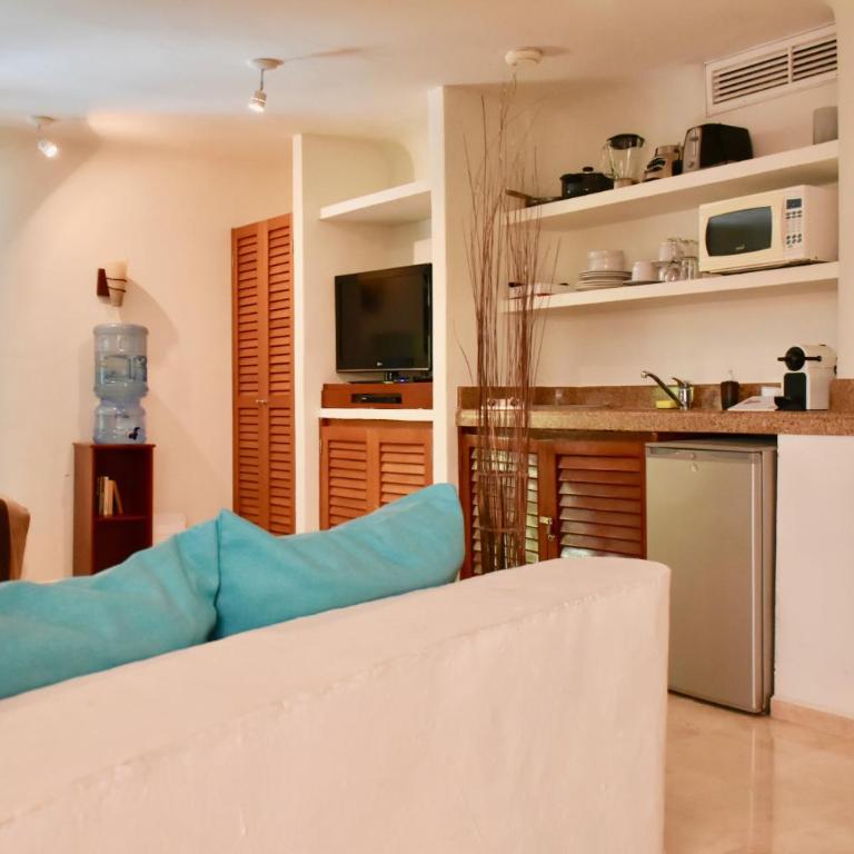 Playa Palms Beach Hotel - Studio with Garden View - 4