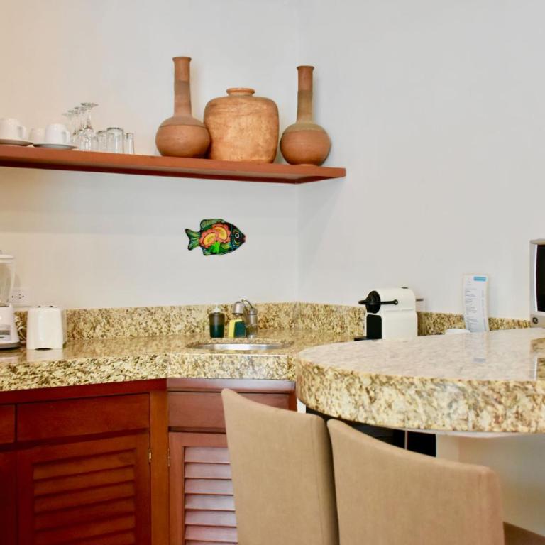Playa Palms Beach Hotel - Ocean View Studio - 11
