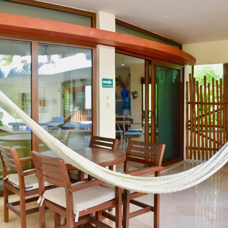 Playa Palms Beach Hotel - One-Bedroom Apartment - 5