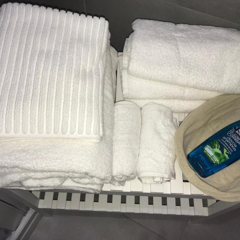 FREE FLAT - One-Bedroom Apartment - 2