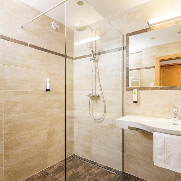Hotel Alphof Alpbach - Deluxe Doppelzimmer "Bergidyll" mit Balkon - 13