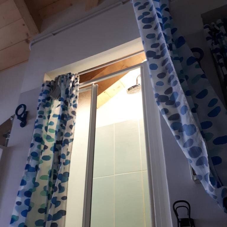 Attic Hostel Torino - Camera Matrimoniale con Bagno in Comune - 6