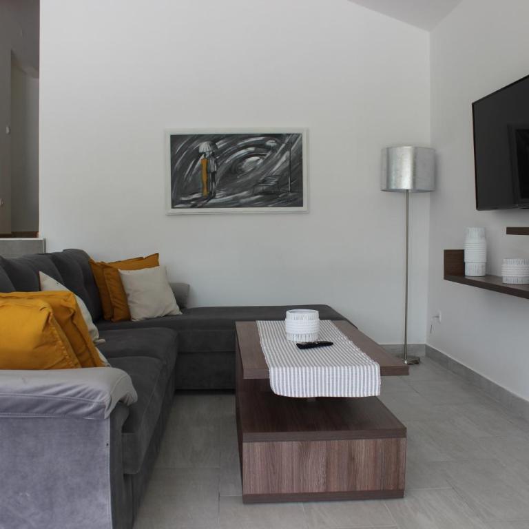 Villa Mirna - Two-Bedroom House - 74