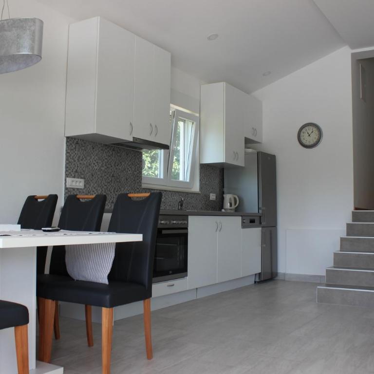 Villa Mirna - Two-Bedroom House - 78