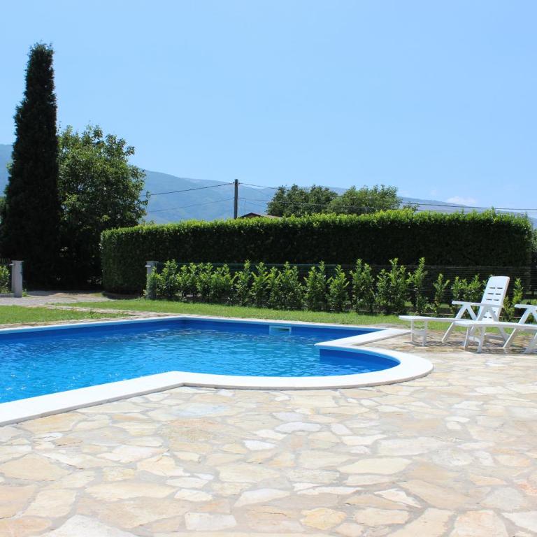 Villa Mirna - Two-Bedroom House - 90