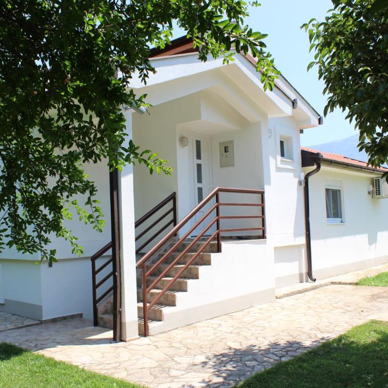 Villa Mirna - Two-Bedroom House - 60