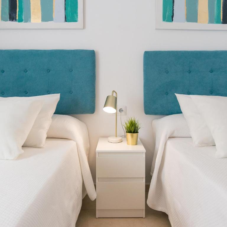 Charming apartment on the beach - Pool and parking - Apartamento de 3 dormitorios - 24