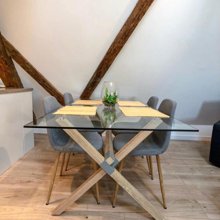 Beauty & The Beast - Old Town Cosy Apartments - Loft - 8