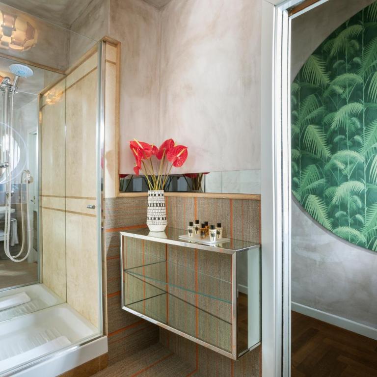 Palm Suites - Small Luxury Hotels of the World - Suite with Forum View - 4