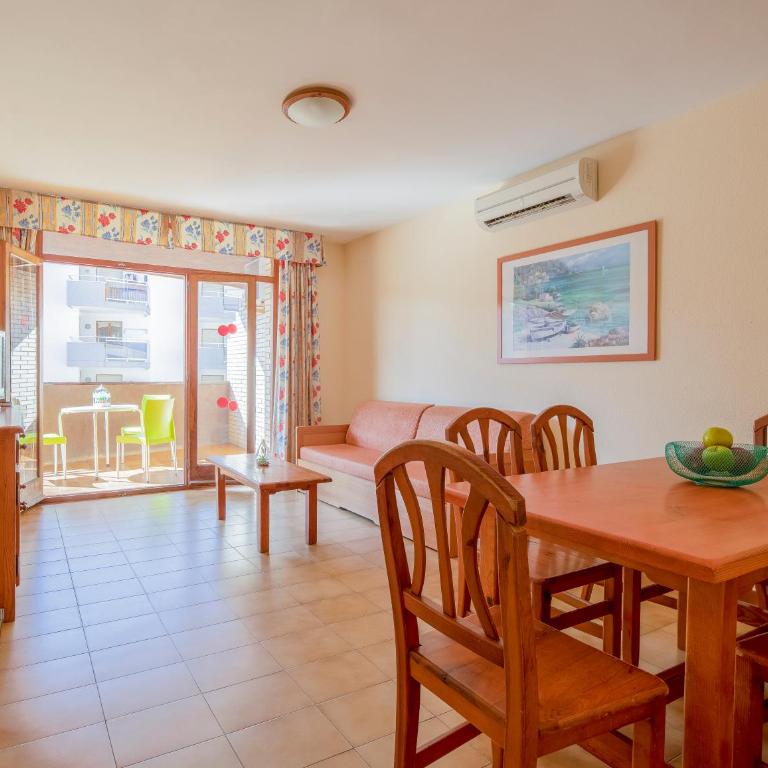Rentalmar Azahar - Two-Bedroom Apartment - 1