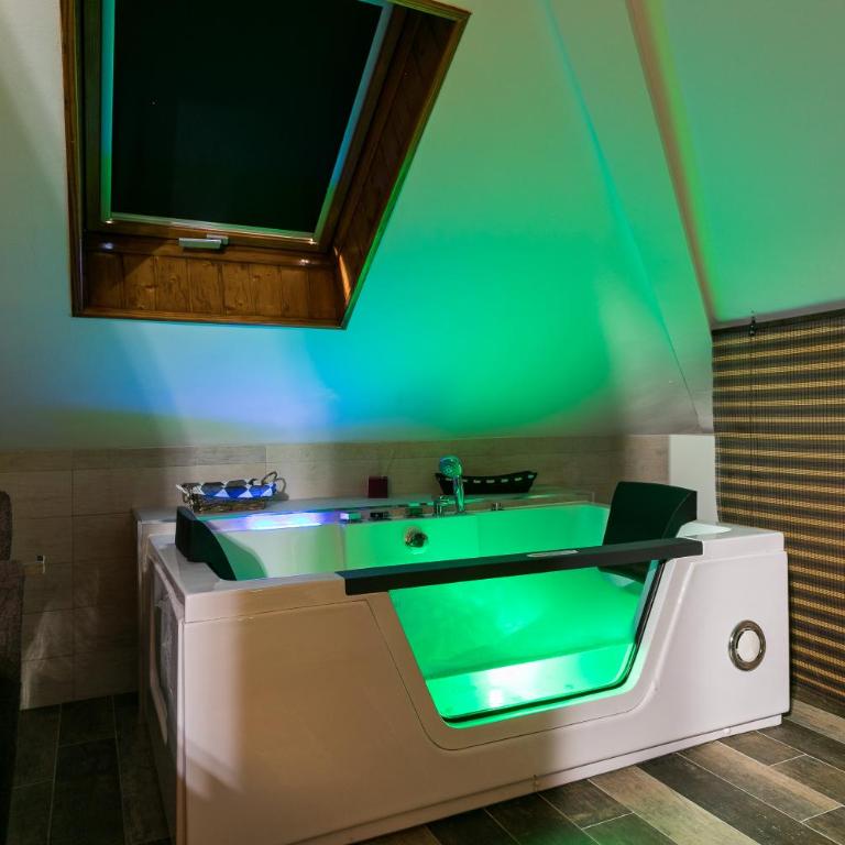 APARTAMENTOS TURISTICOS TURISToledo - Apartamento con bañera de hidromasaje - 7