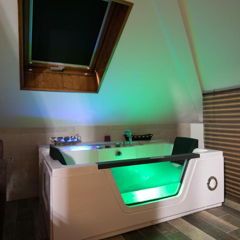 APARTAMENTOS TURISTICOS TURISToledo - Apartamento con bañera de hidromasaje - 8