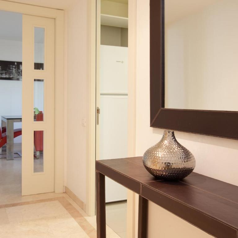 Akira Flats Diagonal Mar Apartments - Four-Bedroom Apartment with Terrace - 4th Floor - 8