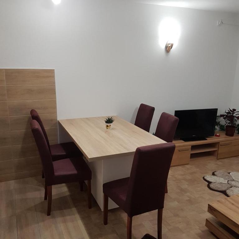 Apartment Centar LUX - Apartman sa 2 Spavaće Sobe - 1
