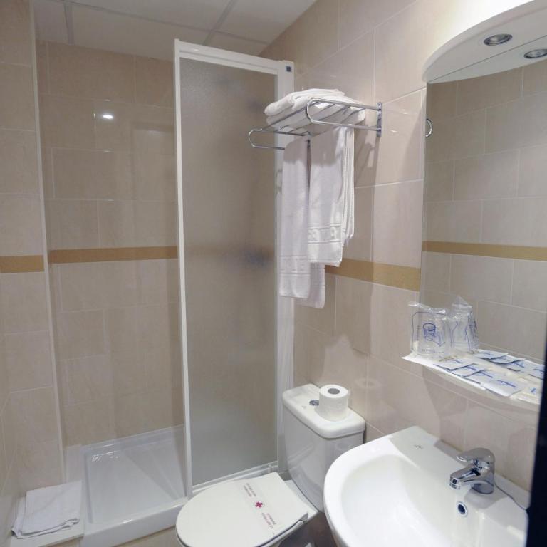 Hostal Can Marinés - Habitación Doble - 1 o 2 camas - 3