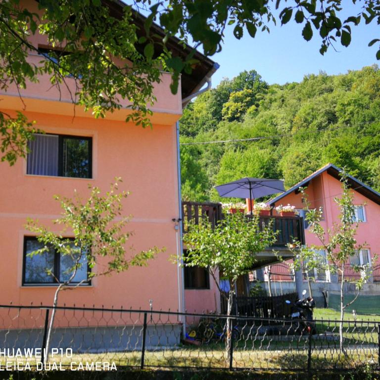 Apartment Neo - Three-Bedroom Apartment with Terrace - 1