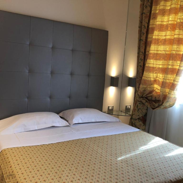 Savoia Hotel Regency - Camera Matrimoniale Economy - 2