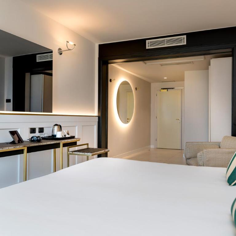 Savoia Hotel Rimini - Camera Tripla Deluxe con Vista Mare e Accesso Spa - 21