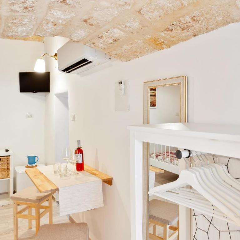 GuestHost - San Nicola Clemente Private Room - Double Room - 8