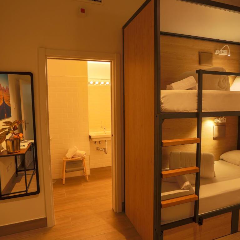 Nut Hostel - Bed in 4-Bed Mixed Dormitory Room - 1
