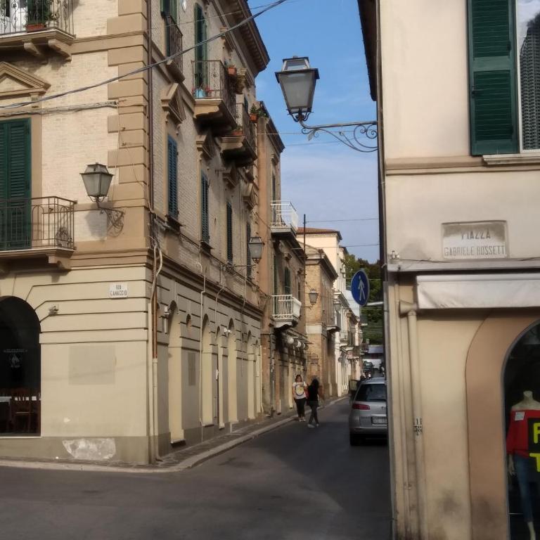 GRAZIOSO APPARTAMENTO CENTRALISSIMO - Appartamento con 2 Camere da Letto - 2