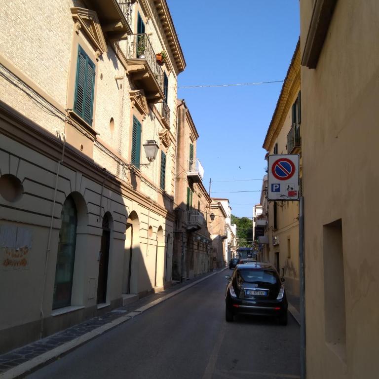 GRAZIOSO APPARTAMENTO CENTRALISSIMO - Appartamento con 2 Camere da Letto - 4