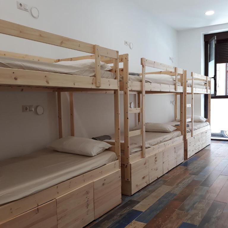 Hub Hostel Seville - Cama individual en habitación compartida mixta (16 adultos) - 1