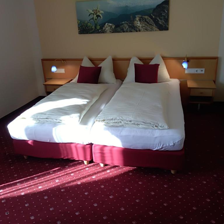 Hotel Wiesenhof - Doppelzimmer mit Balkon - 11