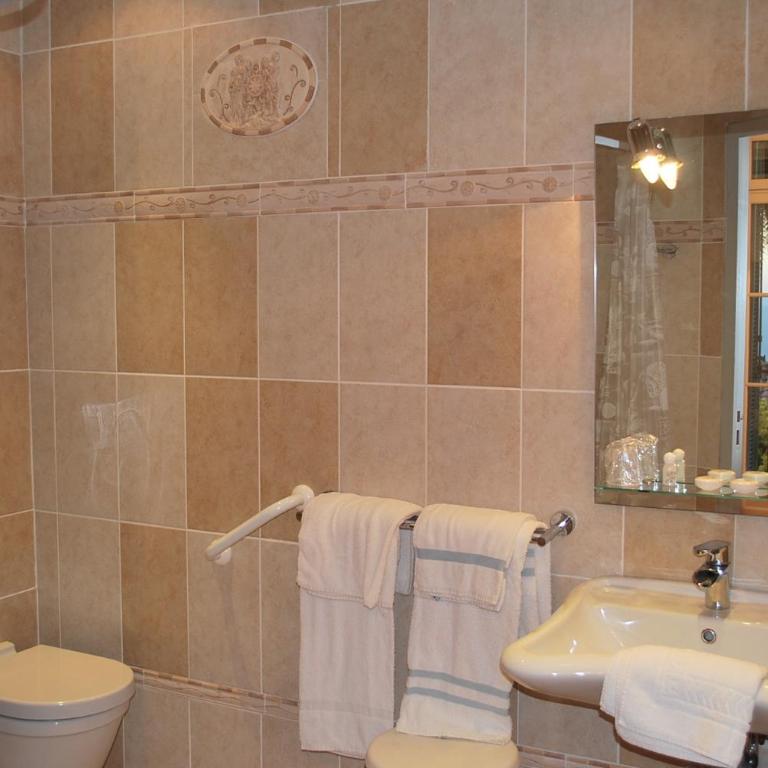 Hotel Restaurant Bellevue - Chambre Quadruple avec Douche - 4