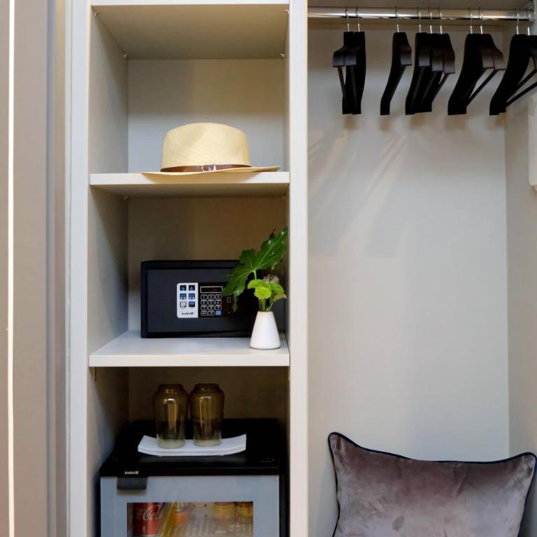 Roma Five Suites - Deluxe Room - 19