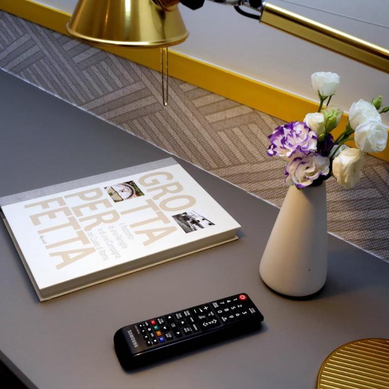 Roma Five Suites - Deluxe Room - 18