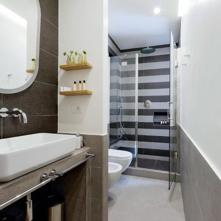 Roma Five Suites - Deluxe Double Room with View - 8
