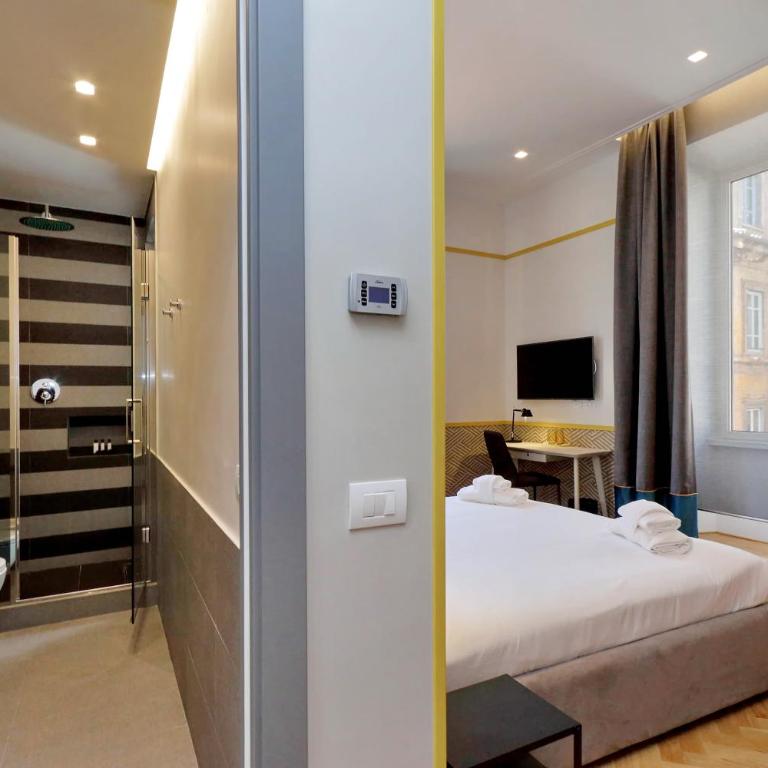 Roma Five Suites - Deluxe Double Room with View - 12