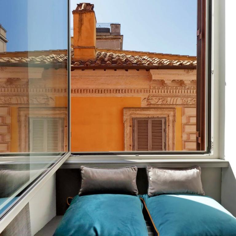 Roma Five Suites - Deluxe Double Room with View - 10