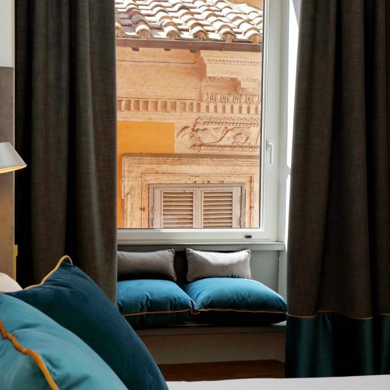 Roma Five Suites - Deluxe Double Room with View - 14