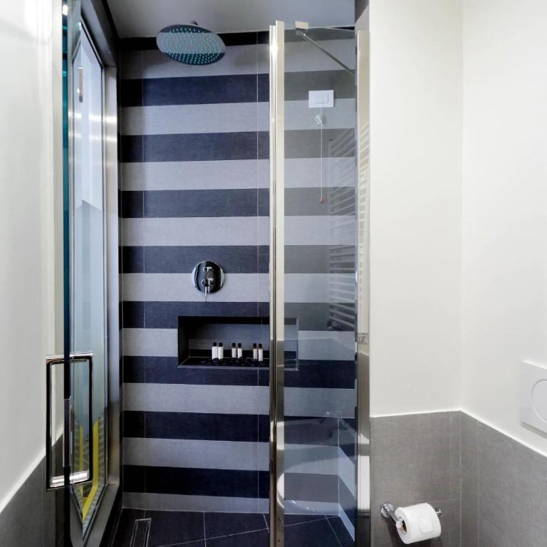 Roma Five Suites - Deluxe Double Room with View - 15