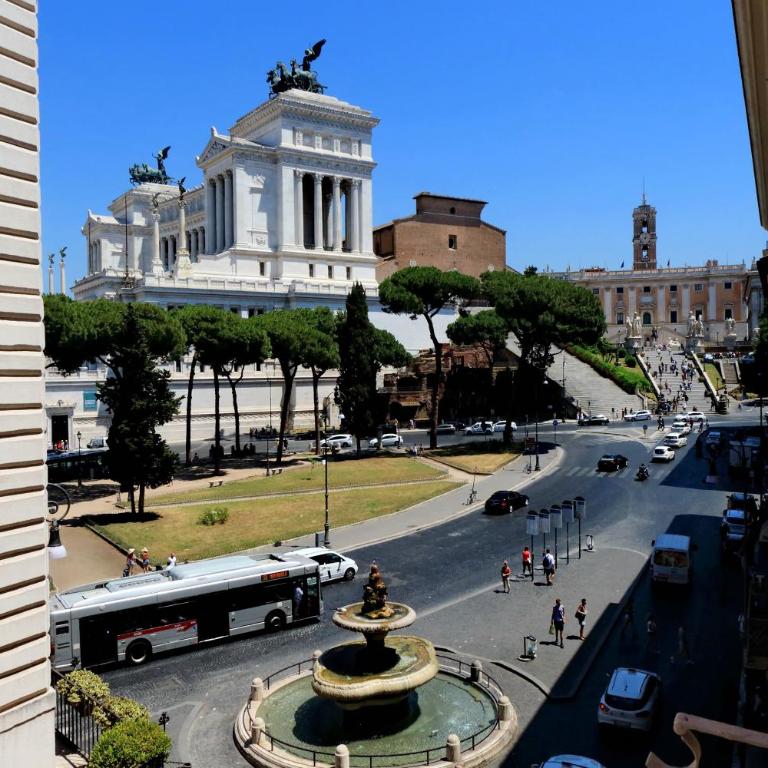 Roma Five Suites - Deluxe Double Room with View - 2