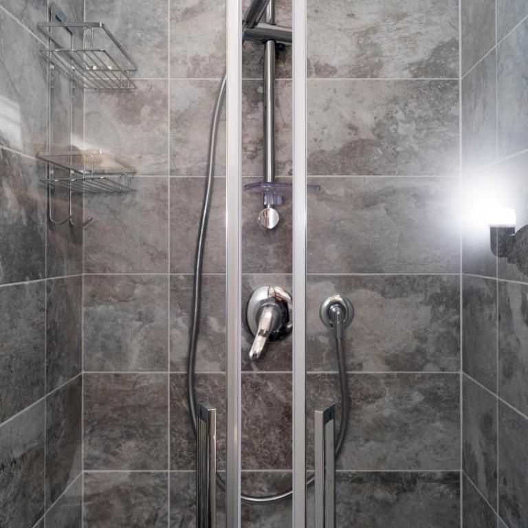 Chibao - Camera Matrimoniale con Bagno Privato - 11