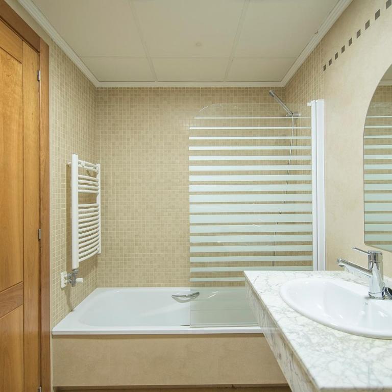 EnjoyGranada EMIR 3F - POOL, GYM & Free Parking - Apartment - 21