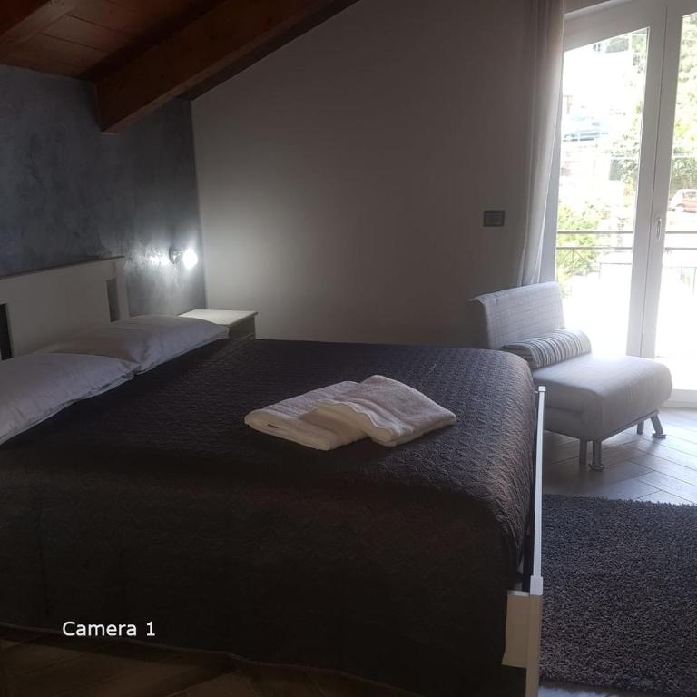 THE ATTIC ROOM - Triple Room with Private Bathroom - 2
